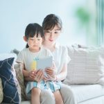 E-Books for Busy Parents: How to Fit Reading into a Packed Schedule