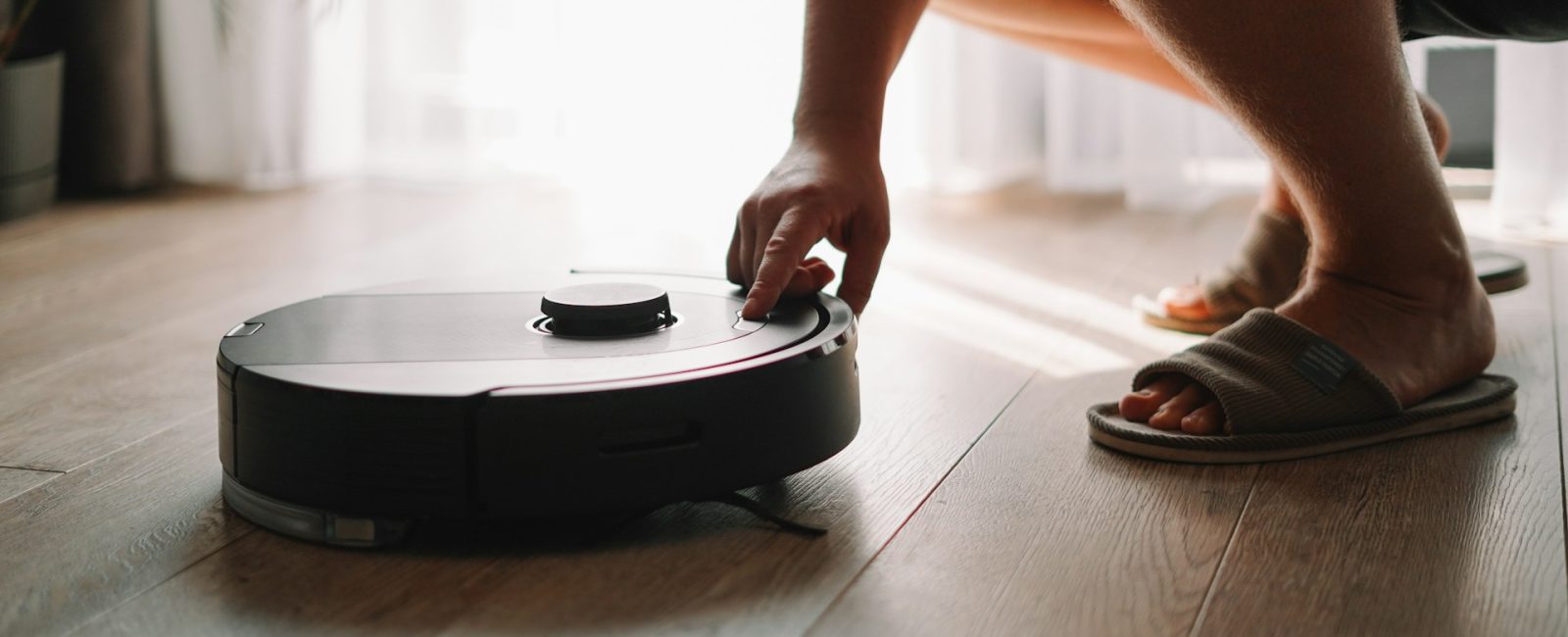 Smart Cleaning Gadgets: The Best Tech for a Sparkling Home