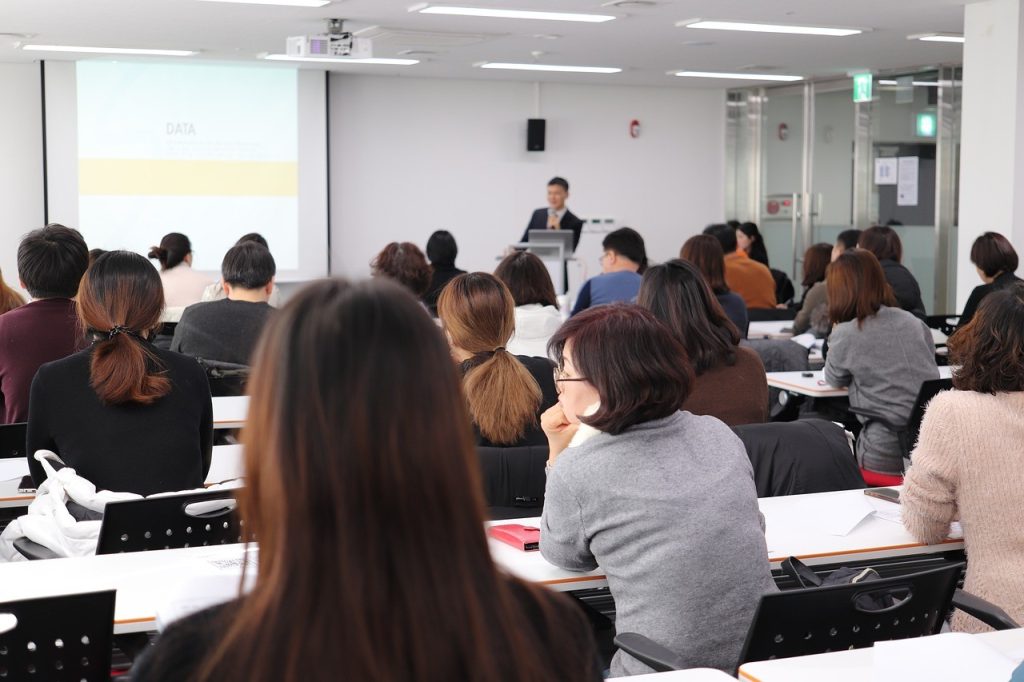 Best Corporate Gifts for Tech Seminar