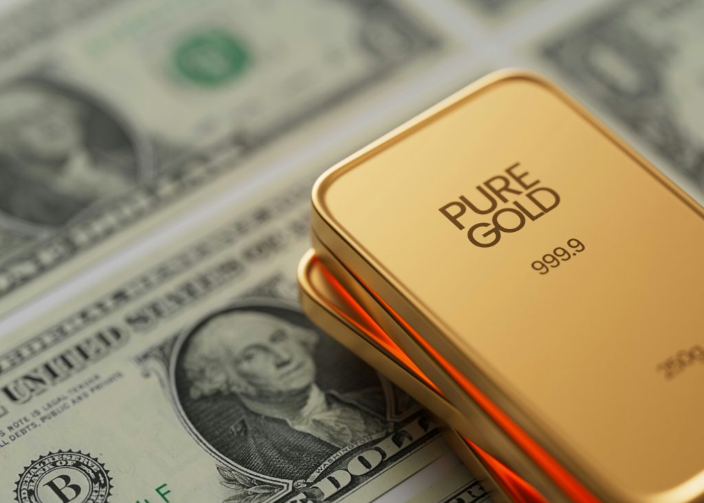 Gold Surges as Dollar Wavers and Trade Tensions Rise