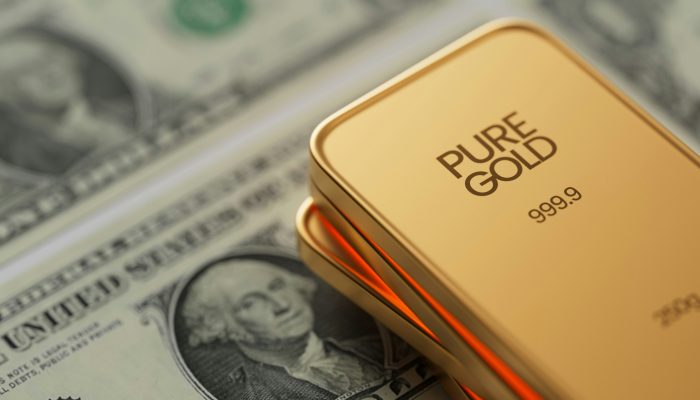 Gold Surges as Dollar Wavers and Trade Tensions Rise