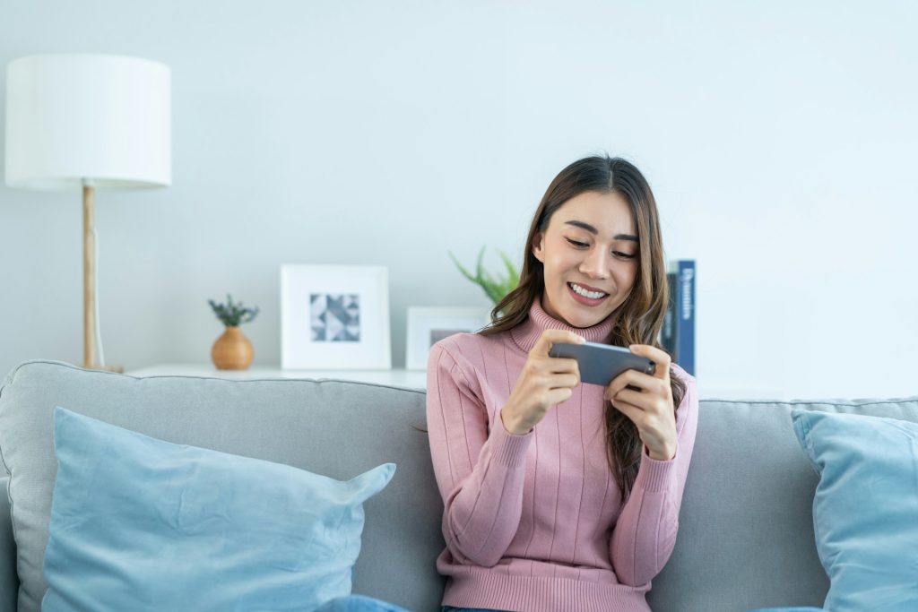 How to Enjoy Mobile Games Responsibly