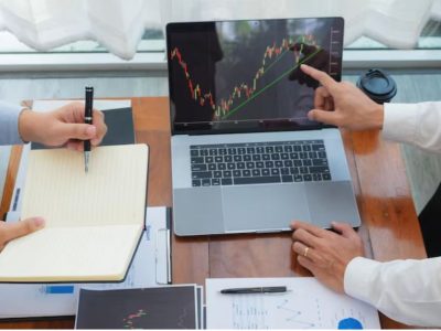 Cash-rich corporations eye record buybacks as market volatility mounts